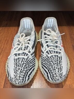 adidas Yeezy Boost 350 V2 ‘Zebra’ ( CP9654)
Size 5.5